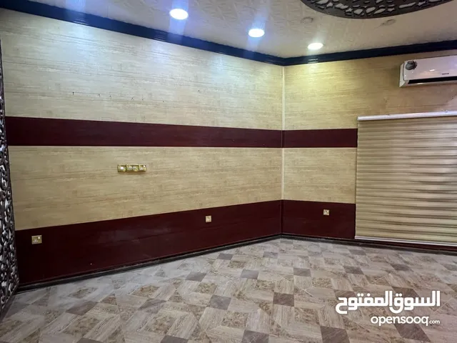 300 m2 5 Bedrooms Townhouse for Rent in Basra Other