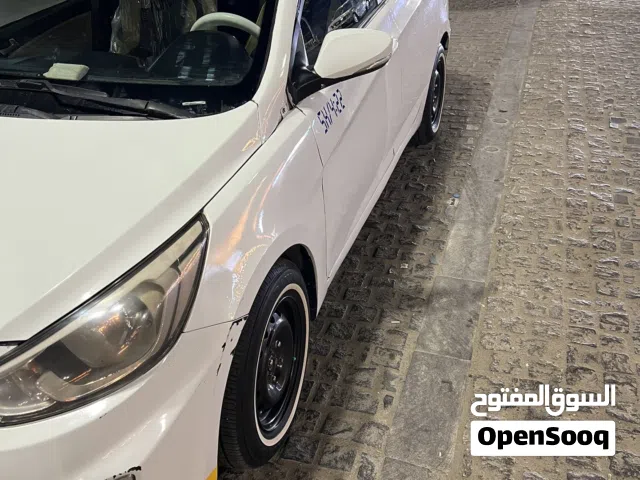 2016 هيونداي اكسنت GL