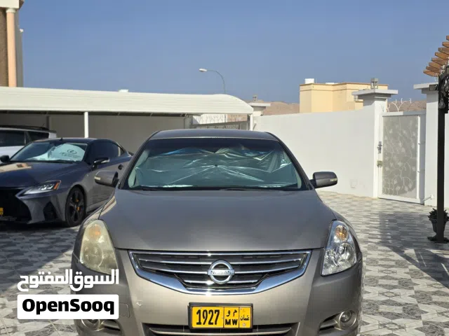 2012 نيسان التيما S