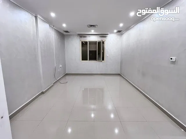 1 m2 3 Bedrooms Apartments for Rent in Mubarak Al-Kabeer Al Masayel