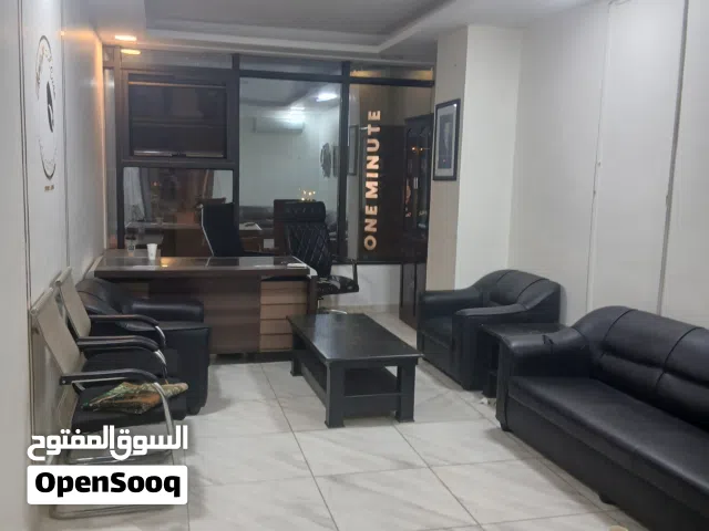 مكاتب للايجار في اربد قرب مجمع عمان و اربيلا مول..ويوجد أيضآ مقابل سامح مول