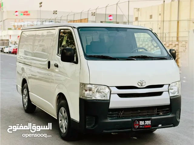 TOYOTA HIACE 2021