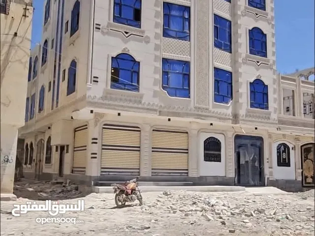 عماره 4دور سكني واستثماري 5شقق و3فتحات وشارعين 5/16متر السعر 80مليون مساحه.3لبن صنعاء حي دارس جوله