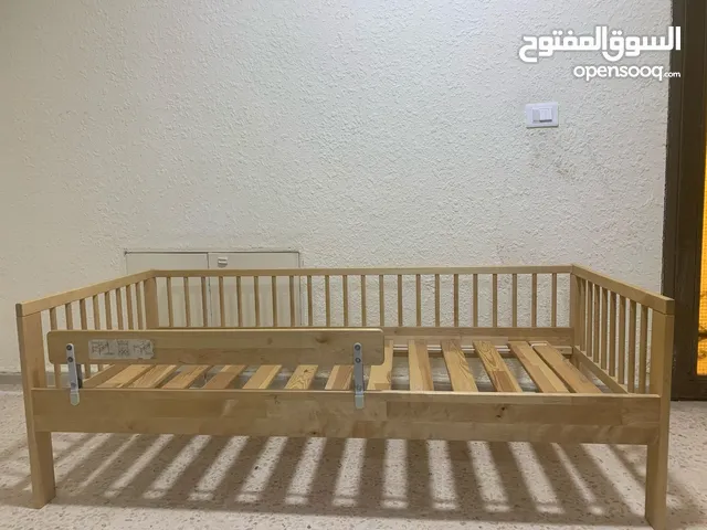 تخت جديد للبيع بسعر مغري . .