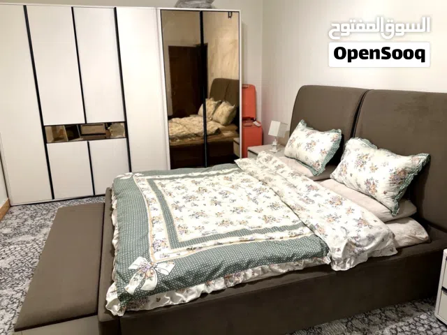 غرفة نوم تركي كاملة للبيع بحالة ممتازة واستعمال خفيف ونظيفة جدًا  السعر مناسب وبيع سريع بسبب السفر