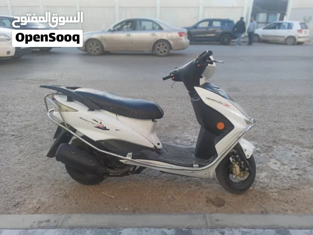 موطو صينيه ربي يبارك مفيها شي ماشيه 7.5  صفر. عيوب جومات جدد ..السعر للنقاش