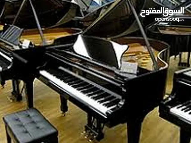 مدرس لبناني  بيانو و موسيقى وغناء