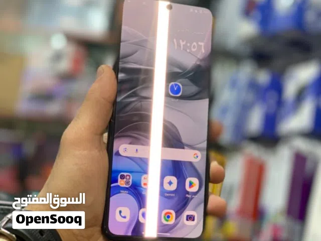 الهاتف اللي يخليك تحس إنك جاى من المستقبل . موترلا غني عن التعريف