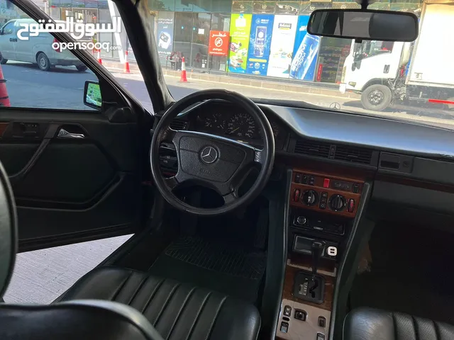 مرسيدس 300SEL