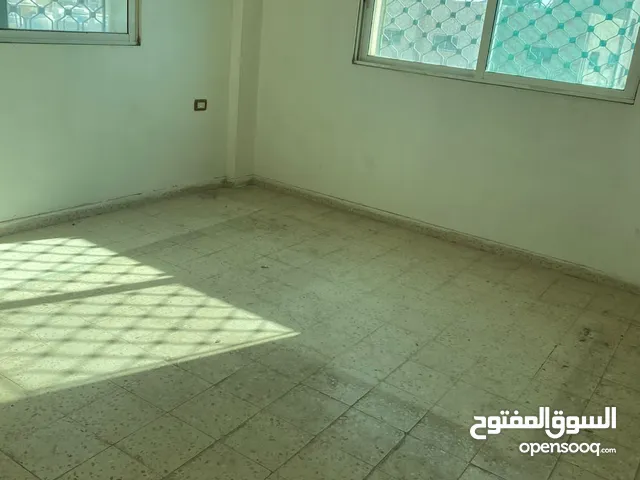 100 m2 3 Bedrooms Apartments for Rent in Zarqa Al Zarqa Al Jadeedeh