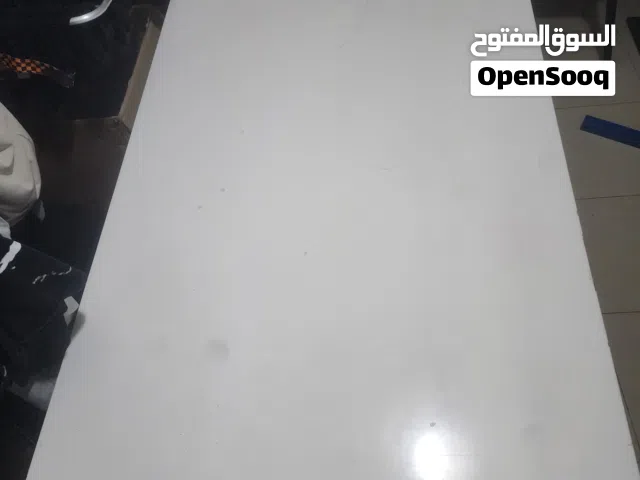 طاولة طعام