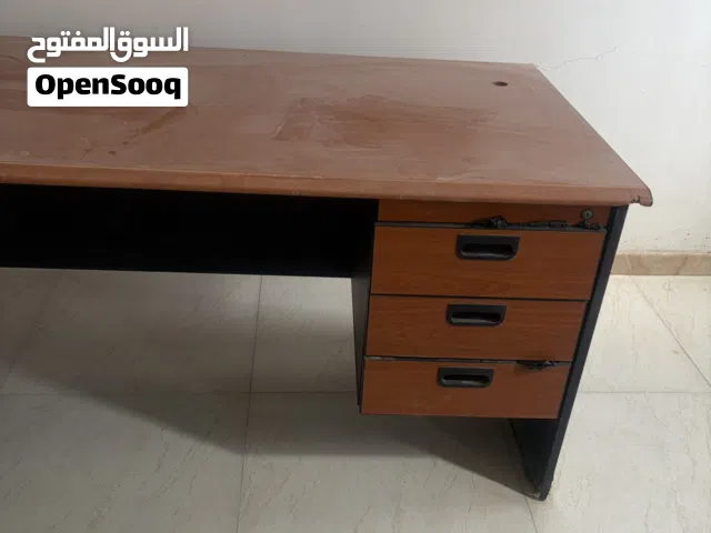 ميز دراسي ومكتبي