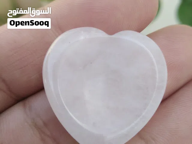 حجر كوارتز ثلجي روز كوارتز طبيعي حجر كريم قلب