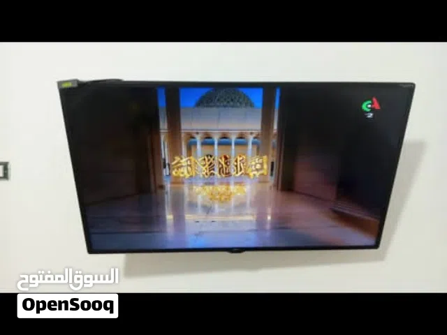 شاشه شبه جديده مافيهاش اي عيب لون اسود نوع شاشه ستار سات السعر 800 دينار الحجم 43 لا تفوتو الفرصه