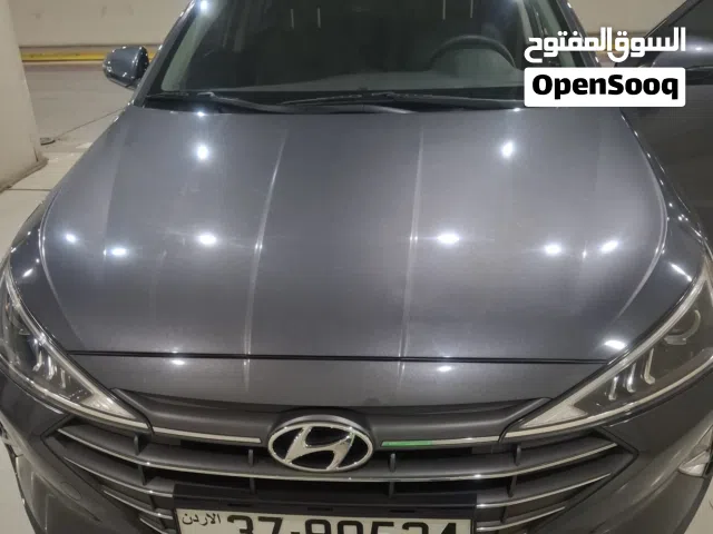 2020 هيونداي افانتي Standard