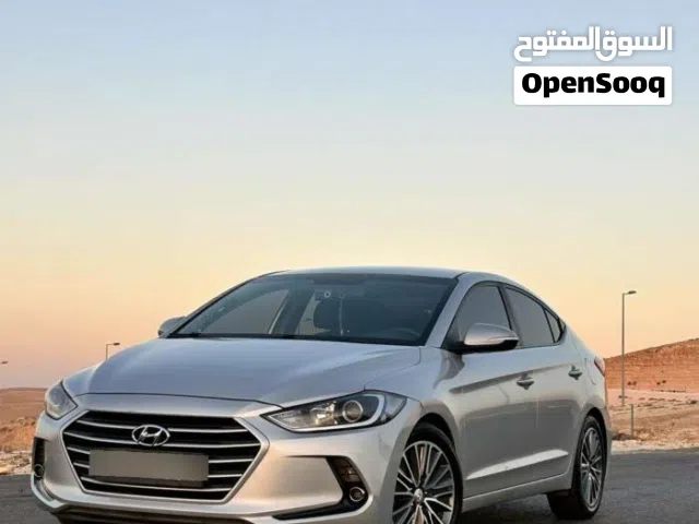 2017 هيونداي افانتي Standard