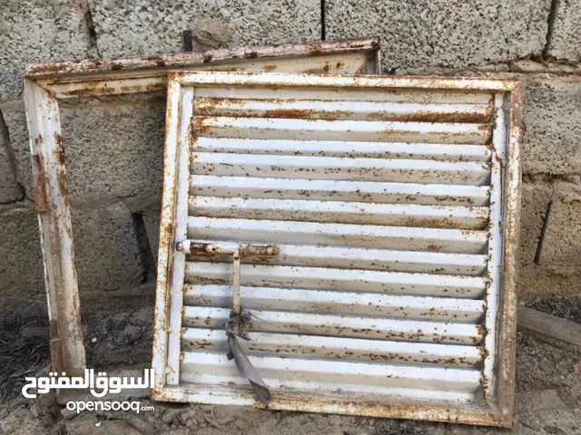 شباك حديد مع القفص 60X60