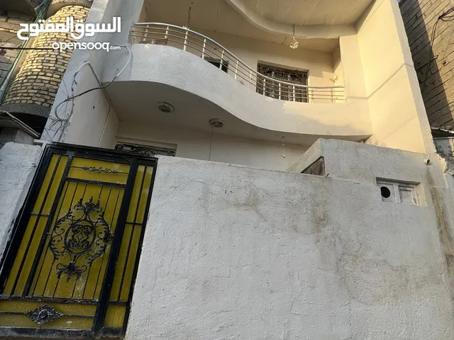 108 m2 3 Bedrooms Townhouse for Sale in Basra Qibla