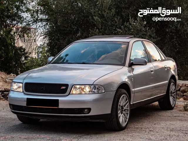 اودي A4 فتحة سقف