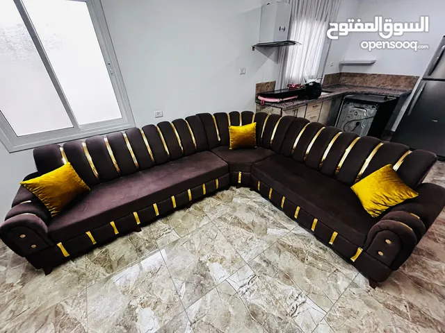 كورنر للبيع ... بحاله ممتازه جداً جميل ..  السعر قابل للتفاوض