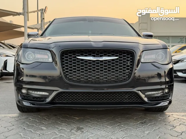 Used Chrysler 300 in Sharjah