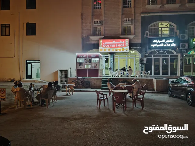 مطعم و مقهى جاهز للبيع متوفر جميع الادوات للتواصل واتس اب