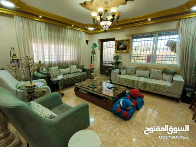 شقه للبيع في أربـــــــــــــــــد ـــــــــ الحصن قرب الكليه مساحه 196متر