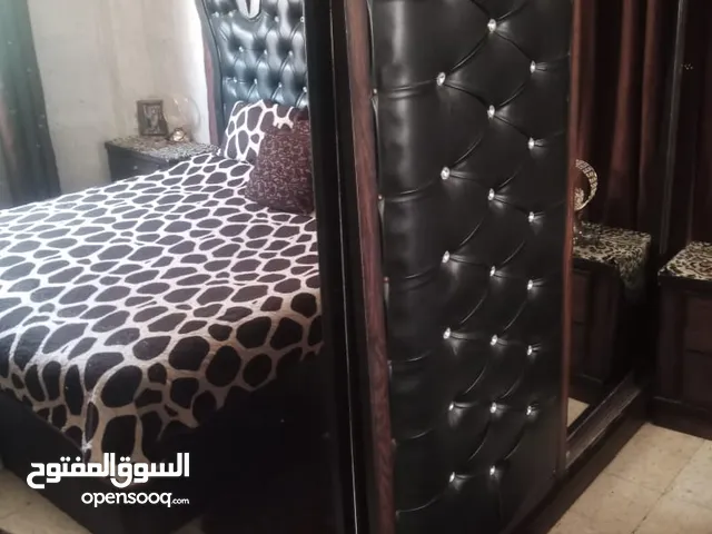 غرفة نوم كاملة مع مرافقها للبيع