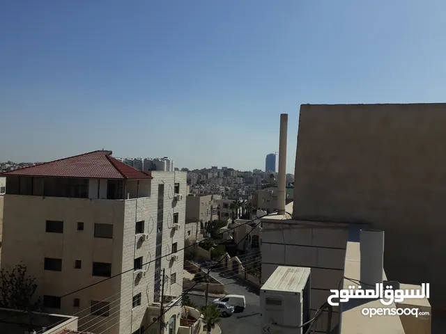 شقة طايق ثالث مع روف