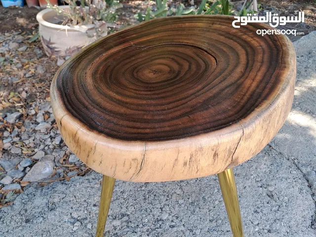 طاولة من الخشب الطبيعي الشريش(النيم) بملامح جميلة جدا