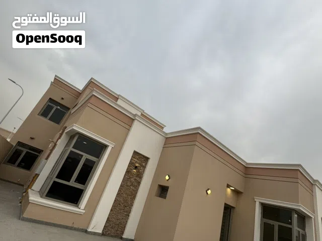 300 m2 4 Bedrooms Villa for Rent in Basra Shatt Al-Arab