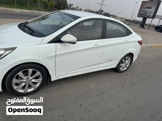 2014 هيونداي اكسنت Standard