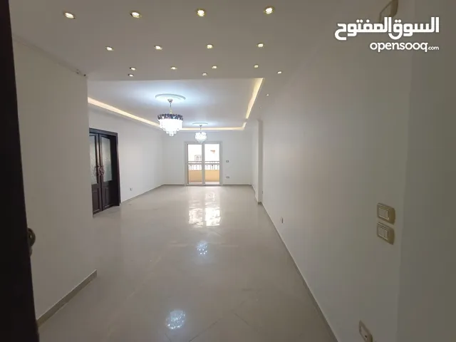 175 m2 3 Bedrooms Apartments for Sale in Giza Hadayek al-Ahram