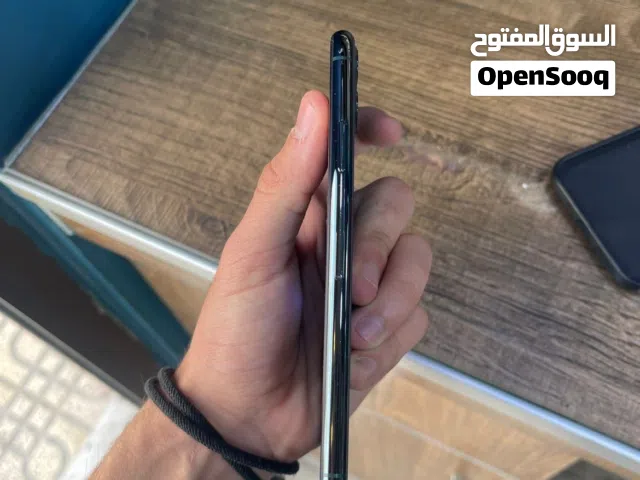 موجود 11 برو ماكس شبه وكالة