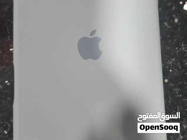 ايفون. 17 برو ماكس 512 برتقالي استخدام 4 ايام فقط  لا يوجد تفاوض في السعر ايفون 17 برو ماكس 512