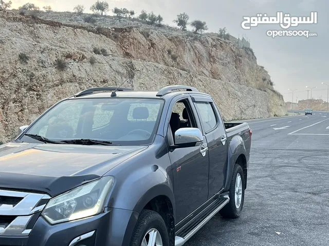 ايسوزو دي ماكس فل كامل فحص كامل موديل 2018 ماتور 3000cc وارد الوكالة بحالة الوكالة