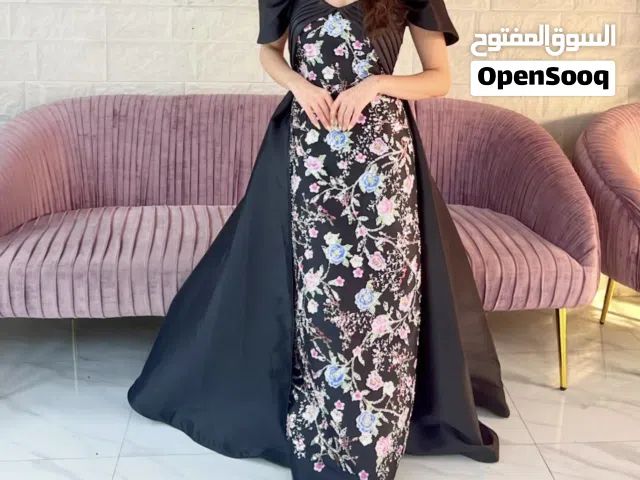 فستان سهره أنيييييق جدًا