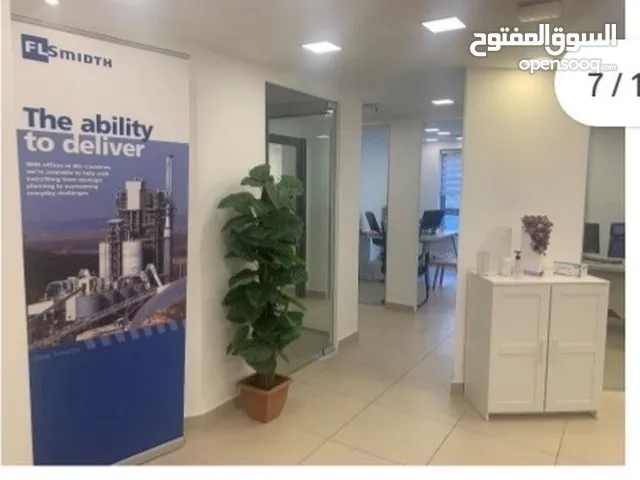مكتب تجاري فاخر جدا للايجار في أفضل مواقع شارع زهران ، موقع حيوي ممتاز يصلح لشركات كبرى
