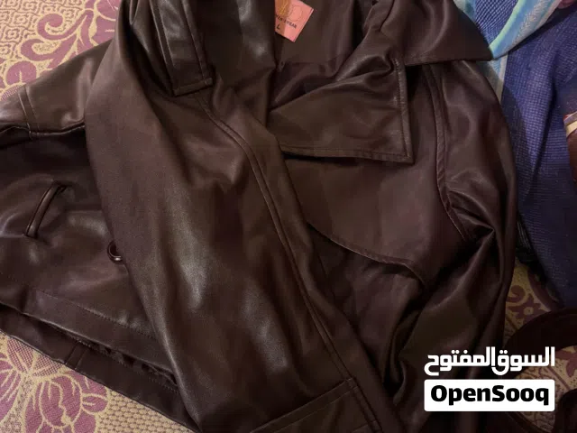 جاكيت جلد بيرجندي