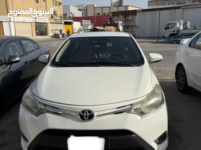Toyota Yaris 2016, white