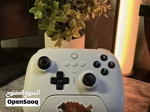كنترولر لاسلكي مع قاعدة شحن