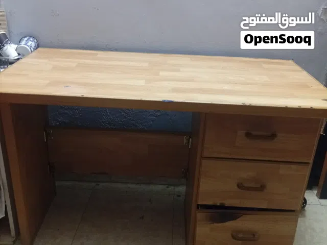 مكتب دراسي بحاله جيده