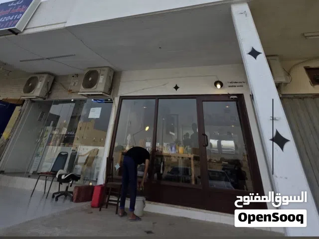 مطعم للبيع في الوفرة السكنية علي وجهة الجمعيه موقع ممتاز