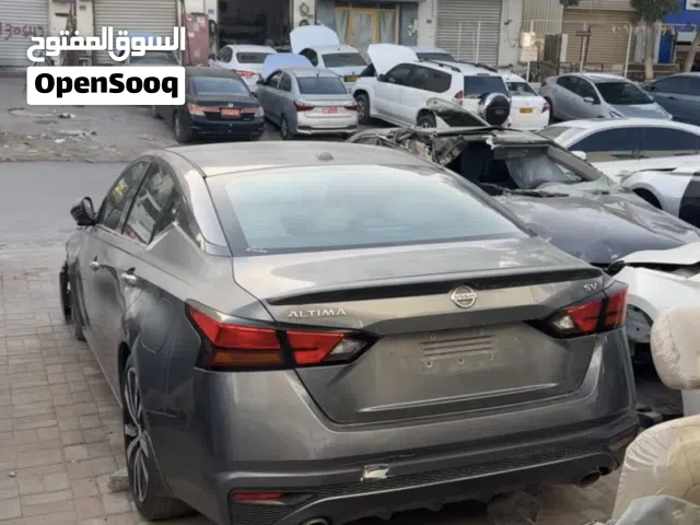 تتوفر قطع غيار التيما 2020 فورويل و كامري 2017  Altima 2020 awd and camry 2017