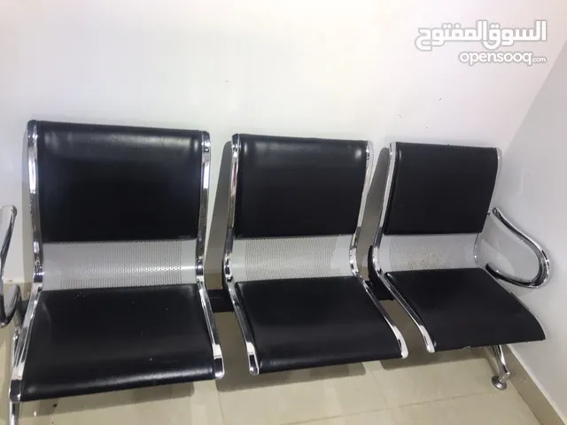 كرسي انتضار ثلاتي حديد مجلد