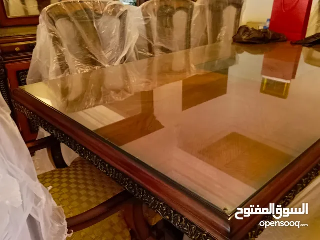 غرفة سفرة بحالة ممتازة