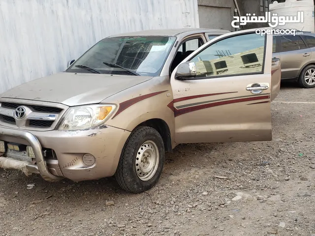 Used Toyota Hilux in Taiz