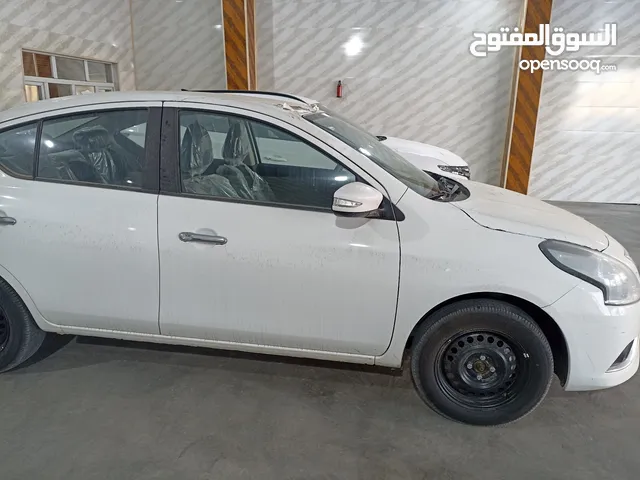 Nissan Sunny SL in Basra