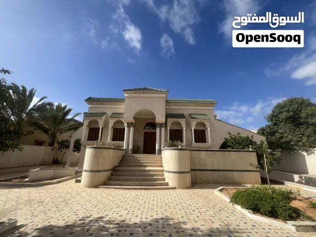 565 m2 4 Bedrooms Villa for Rent in Tripoli Ras Hassan