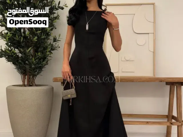 فستان اسود